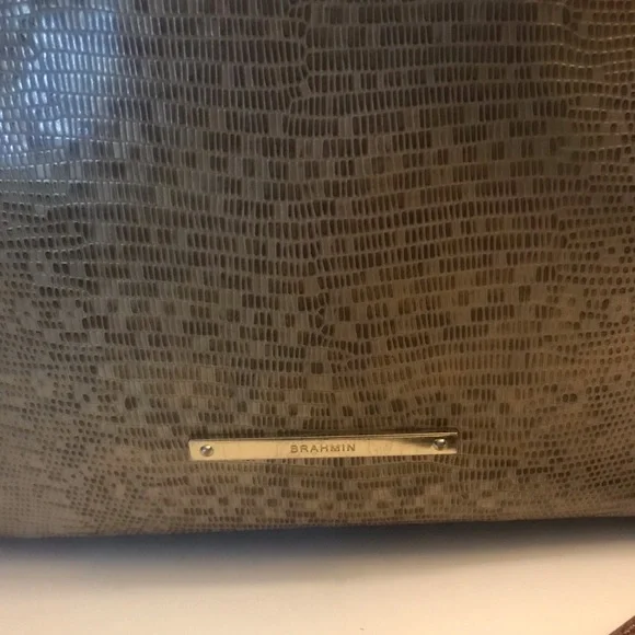 Brahmin Zip Top Croc-Embossed Leather Crossbody Handbag Purse 824 - Picture 4 of 16